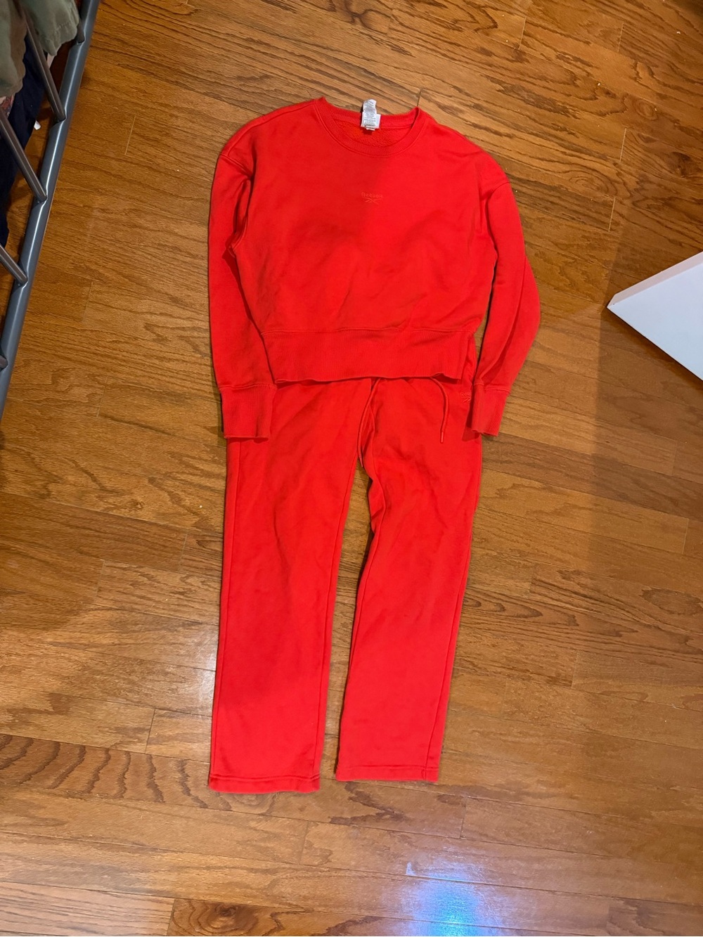 Reebok Juniors Sweatshirt and Sweatpants Set